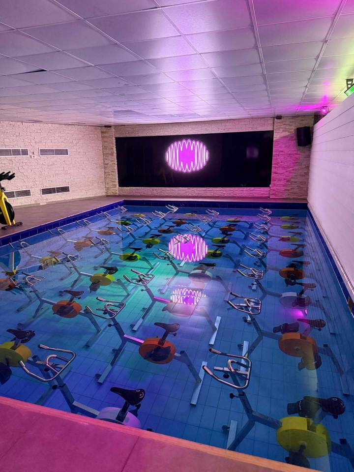 Cours aquabike, Bruyères-le-Châtel